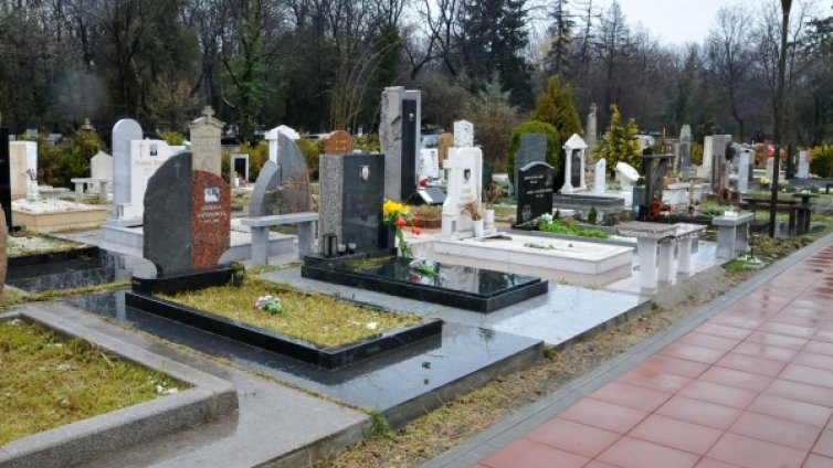 Място за гробове няма – в София, Пловдив, Бургас...