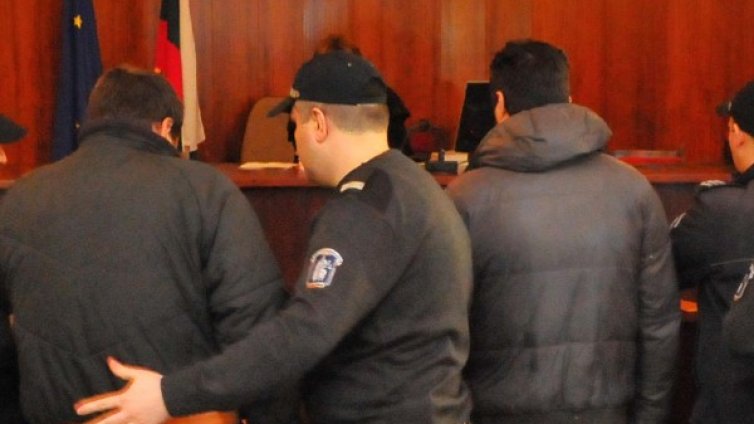 Пуснаха Поничките &ndash; по 2 бона и са си вкъщи, на топло