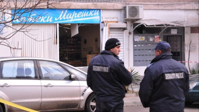 Живеещите до взривената аптека – обезпокоени
