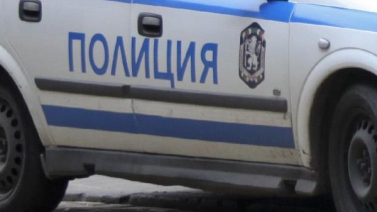 Шофьор без книжка налетя на полицаи