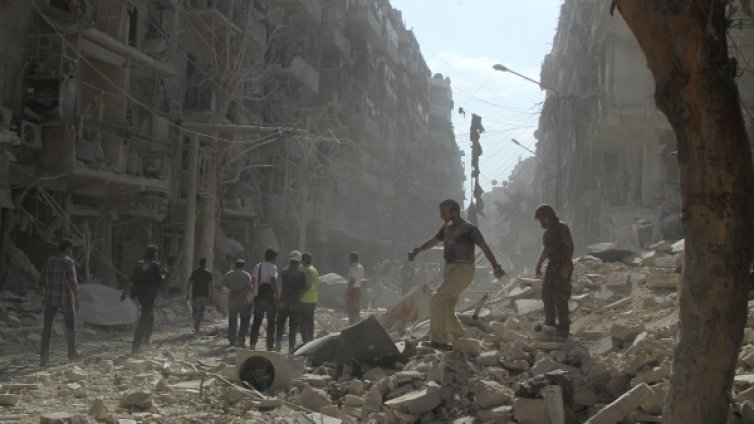 Тройна експлозия уби най-малко 45 души в Сирия