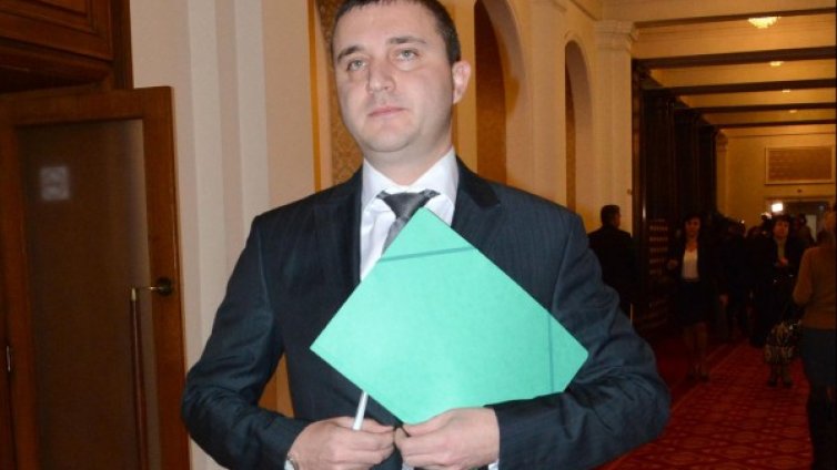 Общини фалират, Горанов пресмята: Милиони дължат!