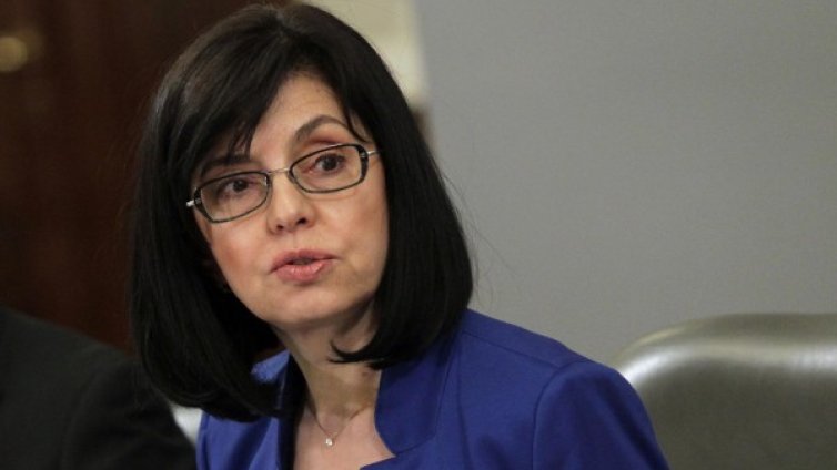 Часовникът тиктака за учебниците