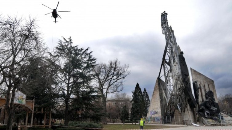 Металът от паметника при НДК &ndash; на скрап, другото &ndash; в музея