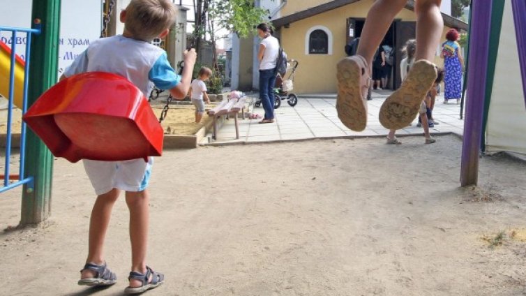 Пада тайната на осиновяването