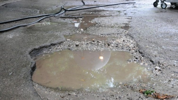 Ремонтът на малките улички е на ход...