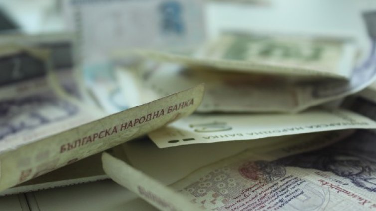82-годишна баба даде 12 бона на ало апаш