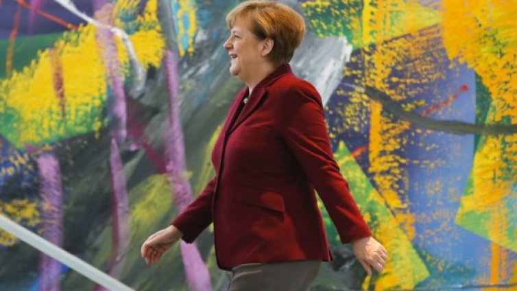 Едно си Меркел знае: Търпение към бежанците!