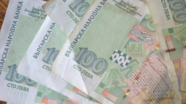 Бели пари за черни дни &ndash; увеличават се спестяванията