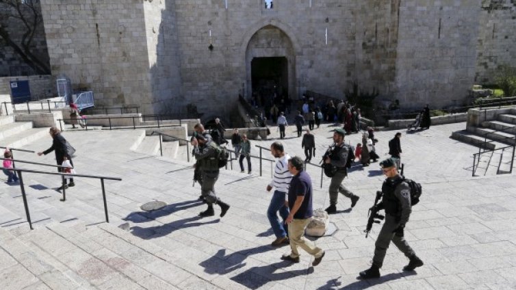 Израел задържа американски журналист 