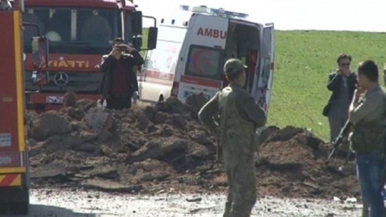 Нов кървав терор срещу военен конвой, сега в Диарбекир