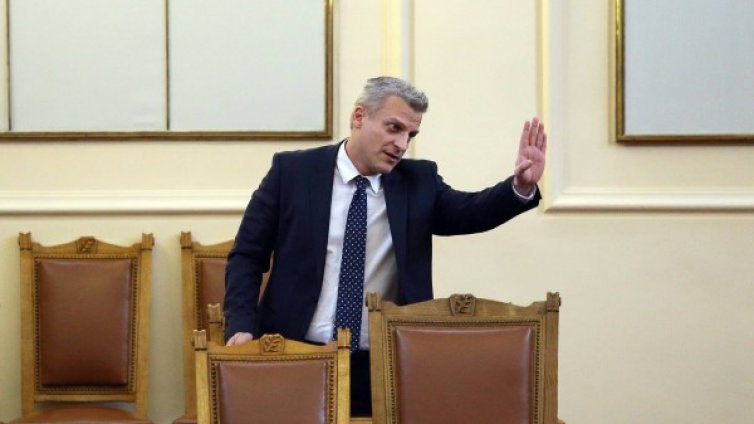 "Борисов 2" оцеля &ndash; 130 подкрепиха здравната реформа