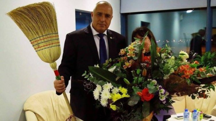 Д. Горов: Търси се ефекта на ПР–а с метлите на чистачките