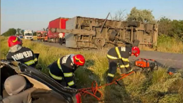 Български камион предизвика катастрофа в Браила, загинаха съпрузи