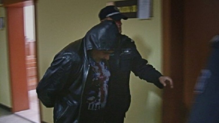 Бащата-бияч в ареста, имал "психично заболяване"