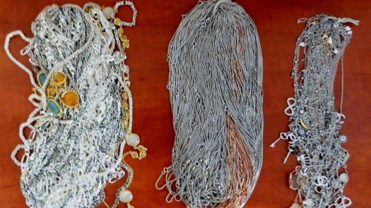 Заловиха сребърни бижута за близо 30 000 лева