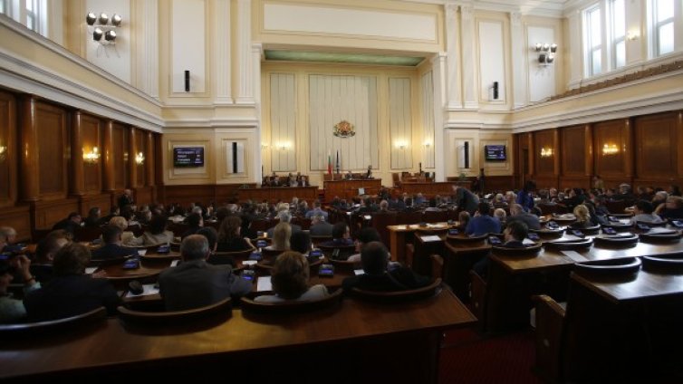Майстори, танцьори, археолози &ndash; пътят на депутатите към НС