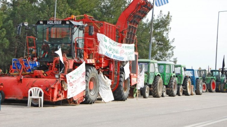 Гърците изтеглят тракторите, границата – свободна!