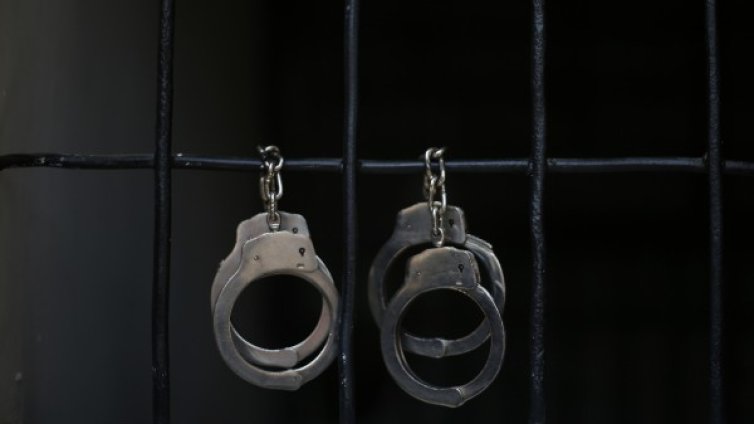 24-годишен блъсна умишлено полицай във Враца