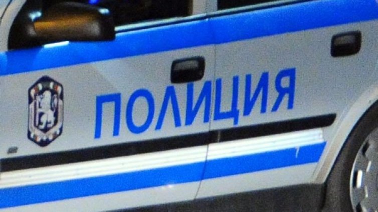 Бургазлия преби католически свещеници в църква