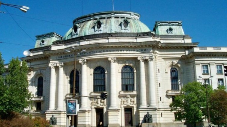 100% от завършилите &ndash; висшисти? Няма логика!