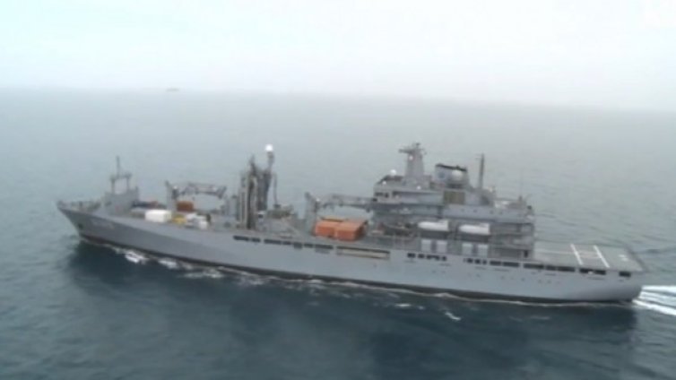 НАТО ще спира трафикантите на бежанци 