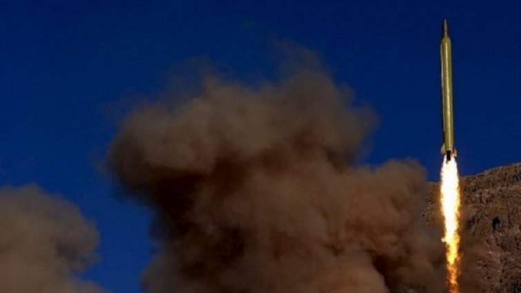 Иран тества балистични ракети със скандален надпис