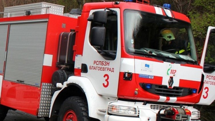 Жена пострада сериозно при пожар в София