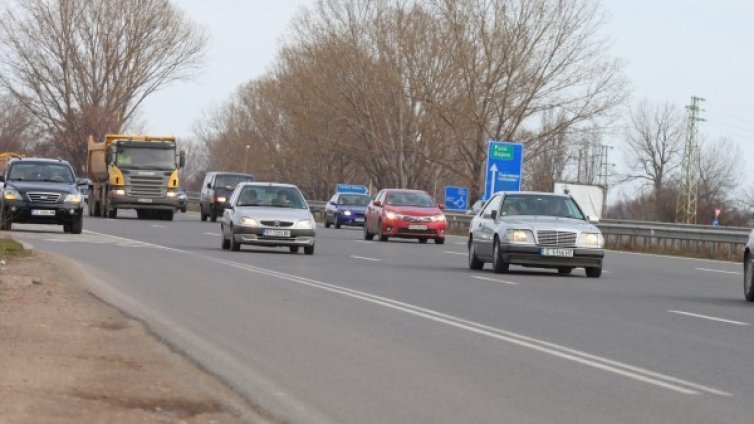 Полицай в гонка и стрелба по "Хемус"? Проверяват го...