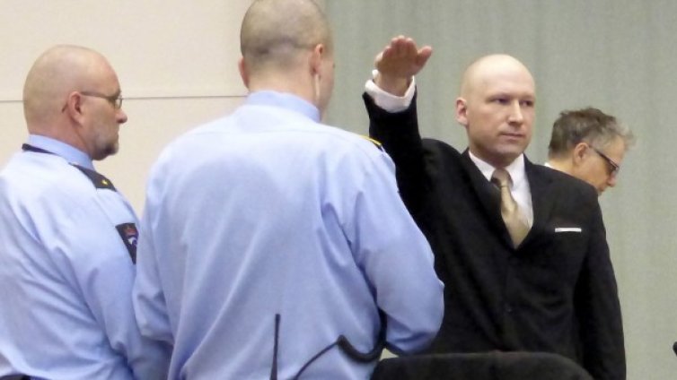 Брайвик съди Норвегия за нечовешко отношение