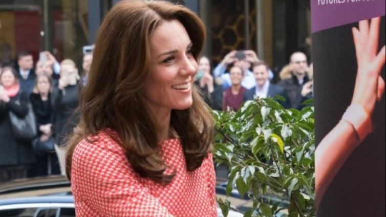 BG дизайнер впечатли Кейт, блесна в негов костюм