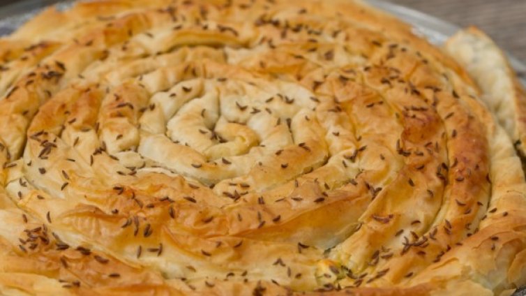 Чужденците полудяха по мекиците, въртят и баници