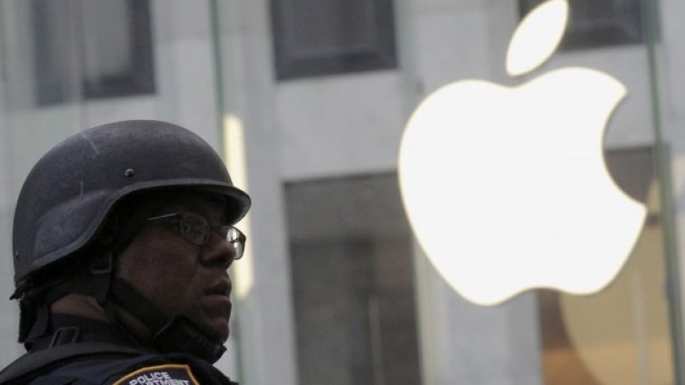 Инженерите на Apple могат да напуснат, ако ФБР спечели
