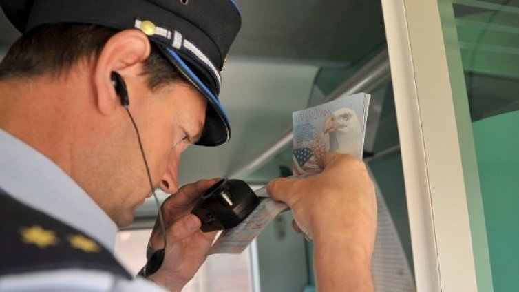 Трябва ли да отпаднат шенгенските визи за турците?