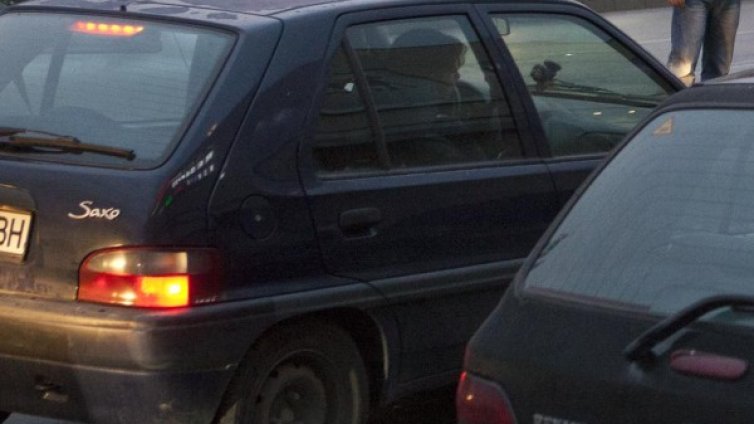 Трафиканти купуват крадени коли на поразия 