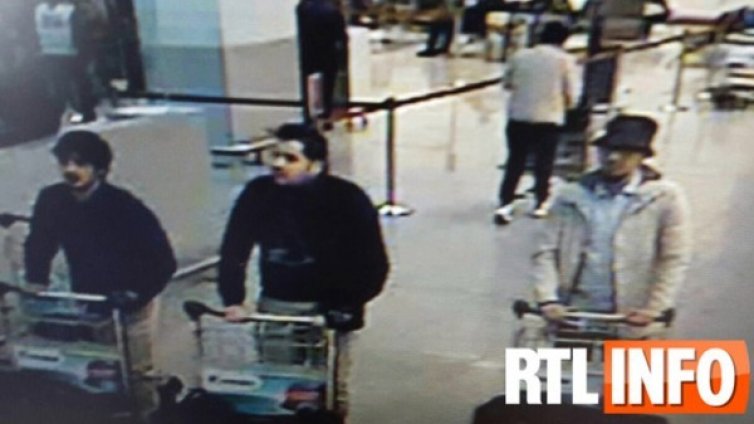 Две камикадзета са се взривили на летището в Брюксел