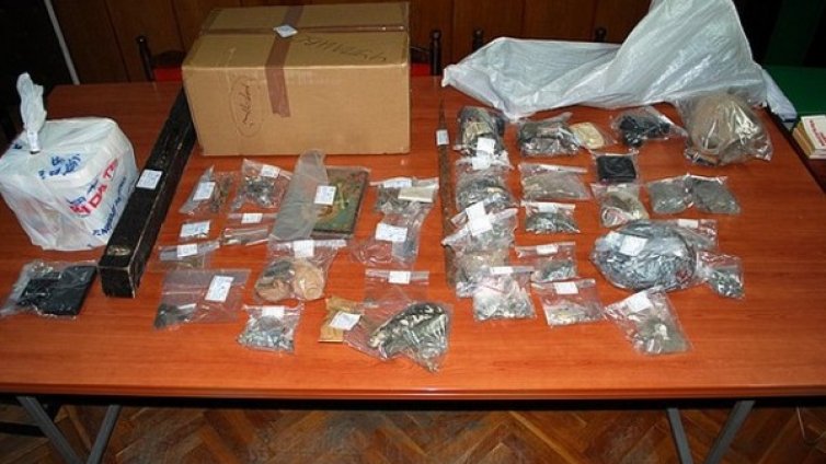 МВР иззе старинни монети и предмети в Сливенско