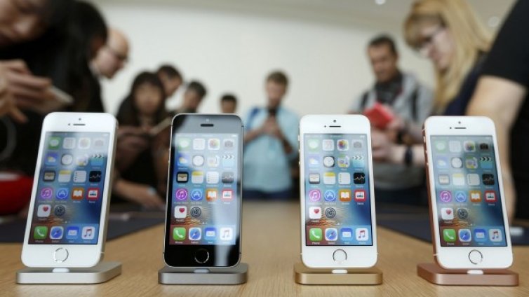 Apple трябва из основи да преработи Phone