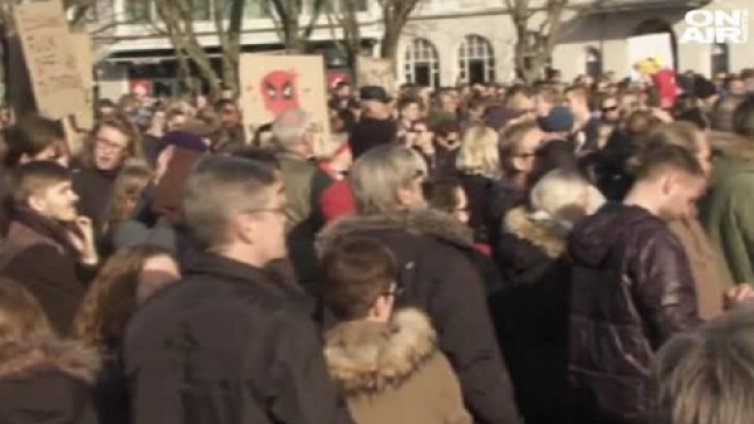 Хиляди исландци на протест, искат оставката на премиера