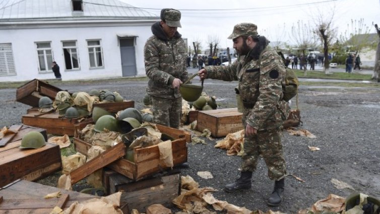 Мир ли? Армения стреля 110 пъти, оплака се Баку
