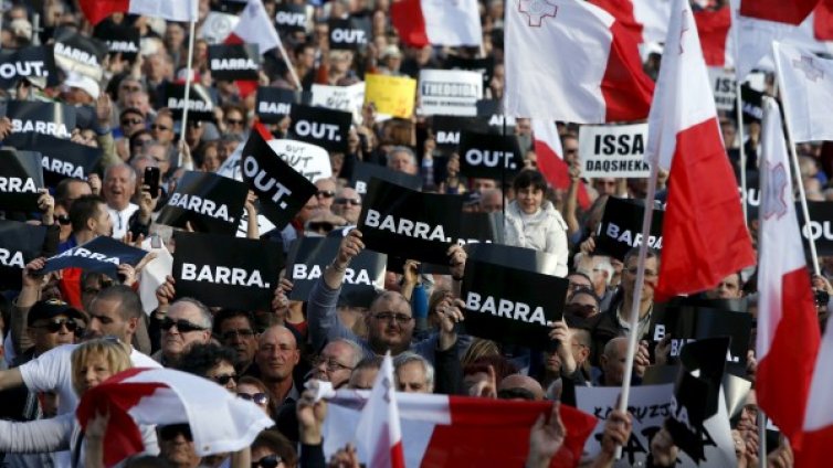 Демонстранти в Малта искат оставката на премиера заради Панамалийкс