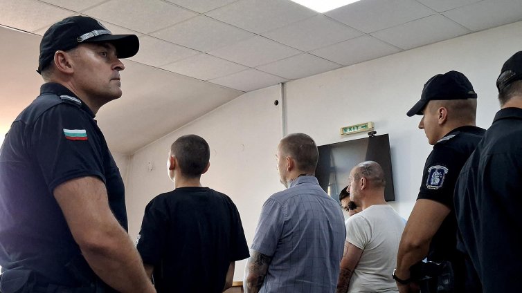 Лидерът на "Кръв и чест" остава зад решетките, двама са освободени под гаранция