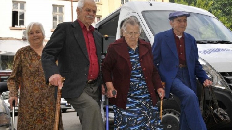 Пенсиите "скачат" &ndash; от 1 юли с около... 7 лева