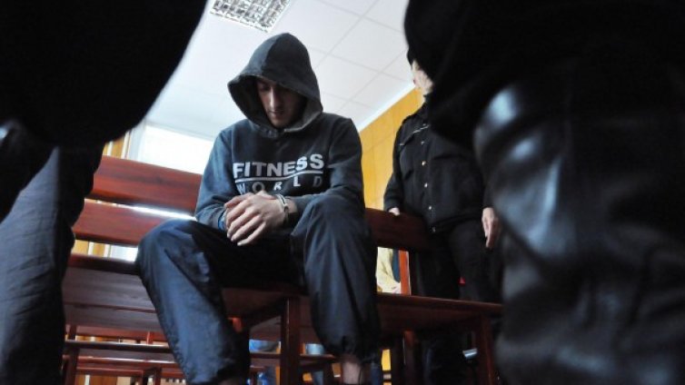 И приятелката на убиеца на Александра &ndash; с белезници