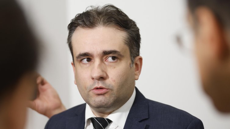 Божанов: Мандат за Йотова би бил трети мандат за Радев