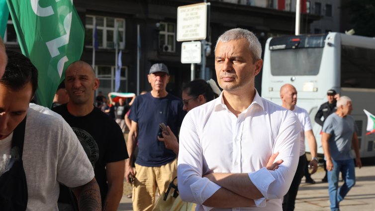 Костадинов: Не съборихме правителството, показахме неговата безидейност
