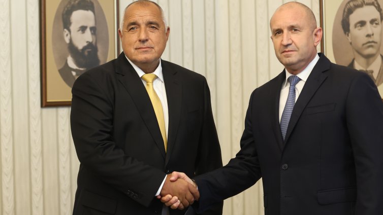 Първият мандат за кабинет: Радев връчва, Борисов връща