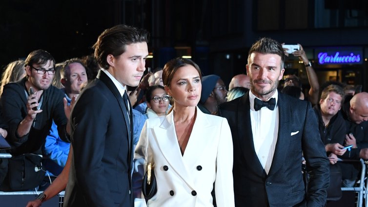 Виктория и Дейвид поздравиха Бруклин за рождения му ден и май го разсърдиха още повече