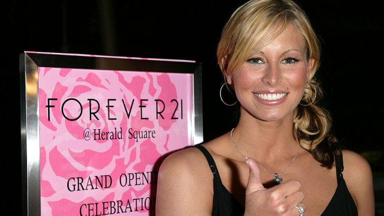 Ники Тейлър на 50: Вижте как изглежда супермоделът от 90-те