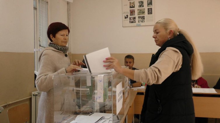 "Алфа Рисърч": ГЕРБ остават първа политическа сила с 21%, ИТН няма да влязат в НС 